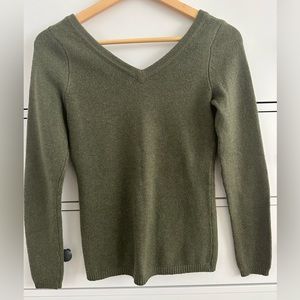 Old Navy V neck sweater, size XS